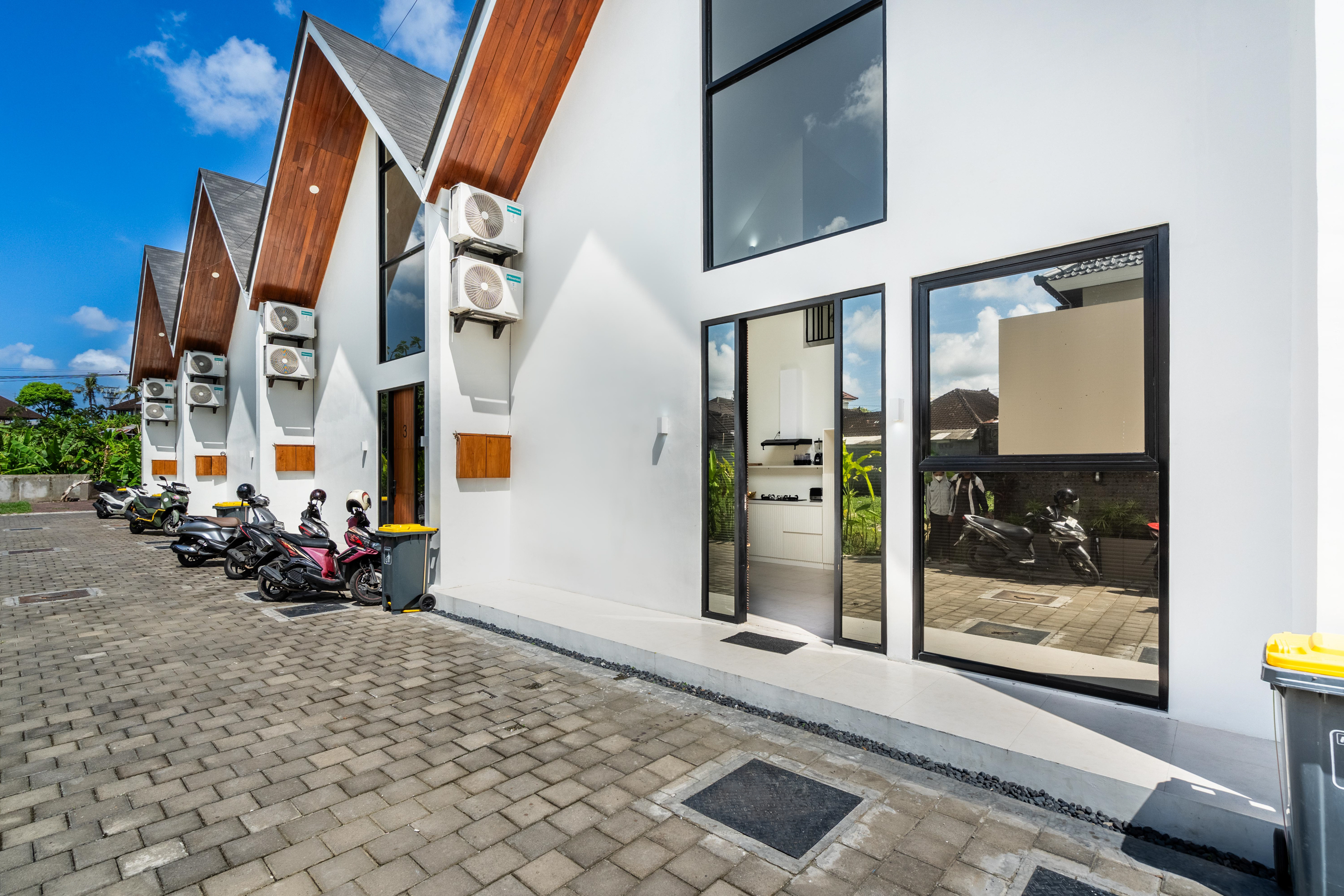 Gallery ADVA Six Stars